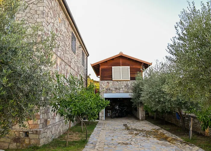 Privatunterkunft Airport Comfort Nest *